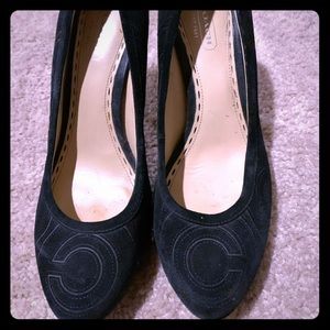 Coach pump high heels